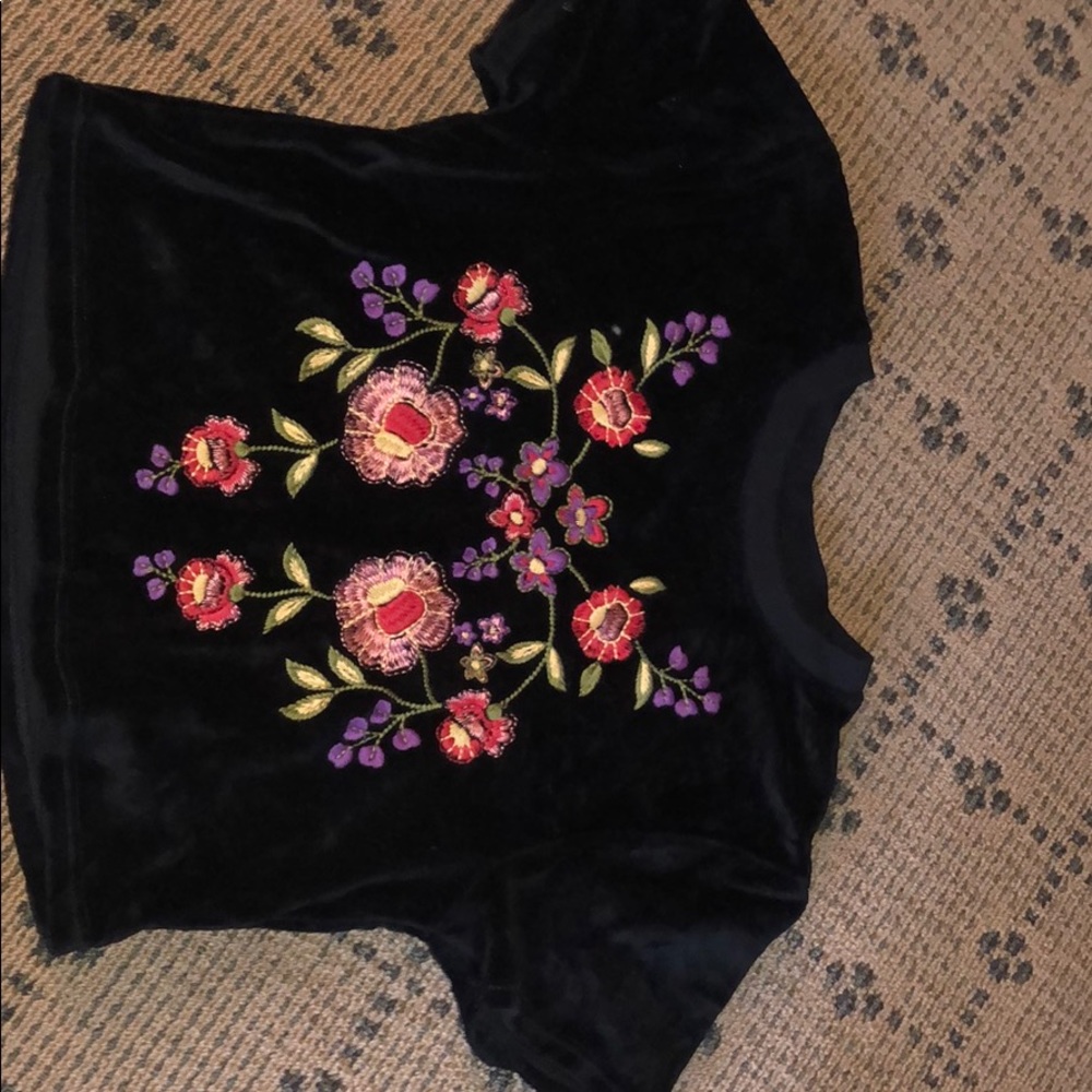Urban Outfitters Floral Cropped Tee